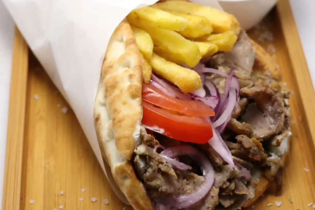 Gyros-pita-brot-ifigenia-catering-food-truck-street-food-hausgemacht-homemade-greek-food-griechisch